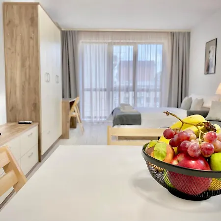 Modern For 4 Persons With Fast Wi-fi Apartmán