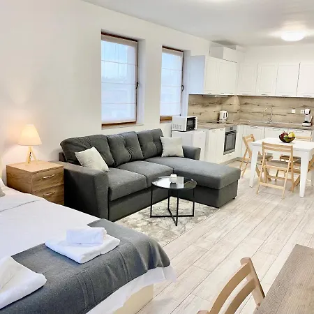 Modern For 4 Persons With Fast Wi-fi Apartmán