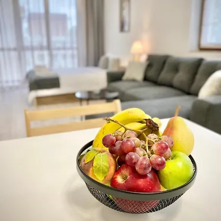 Modern For 4 Persons With Fast Wi-fi Apartmán