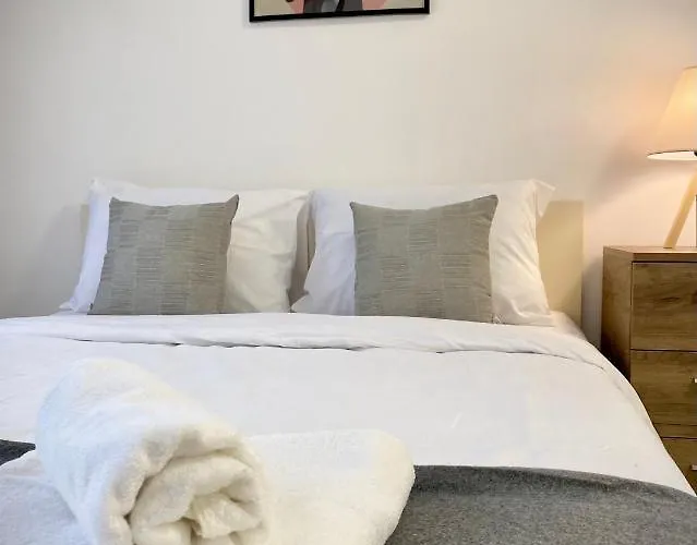 Modern For 4 Persons With Fast Wi-fi